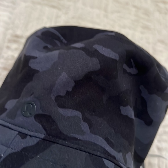 Lululemon Both Ways Reversible Bucket Hat - Black & Camo Deep Coal Multi, EUC - Picture 5 of 16